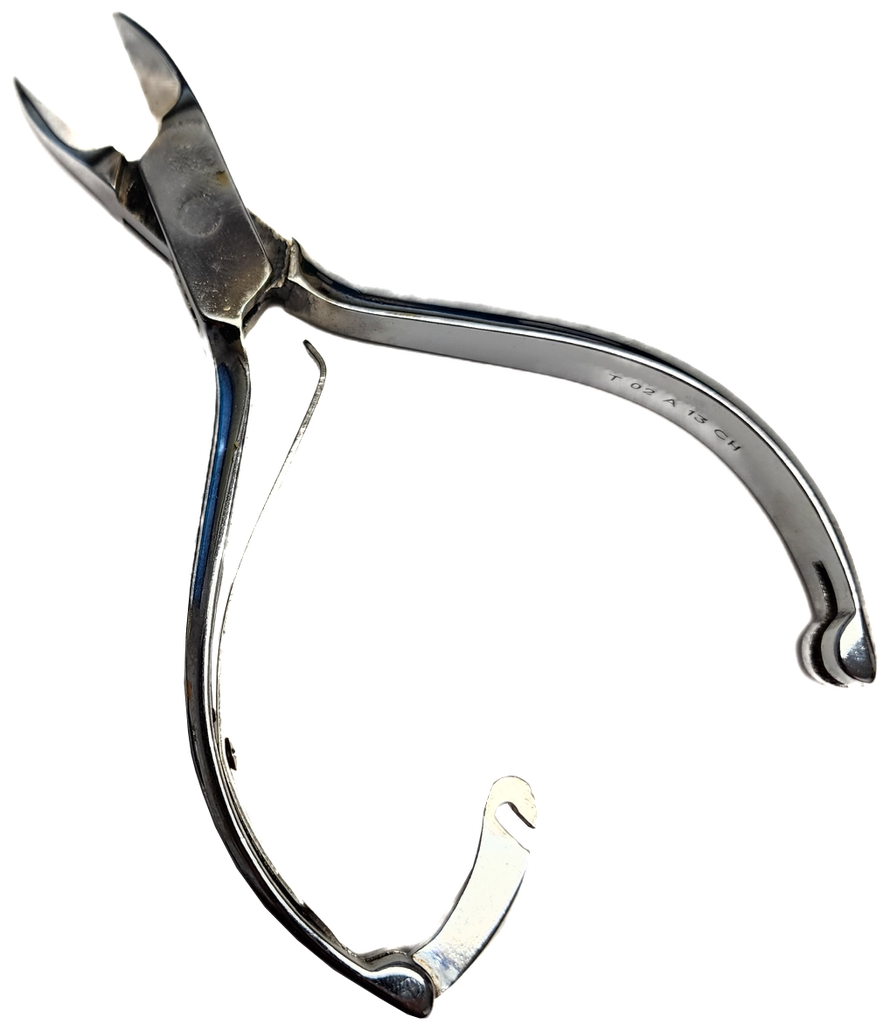 Straight and flat nail clip in chrome 13 cm